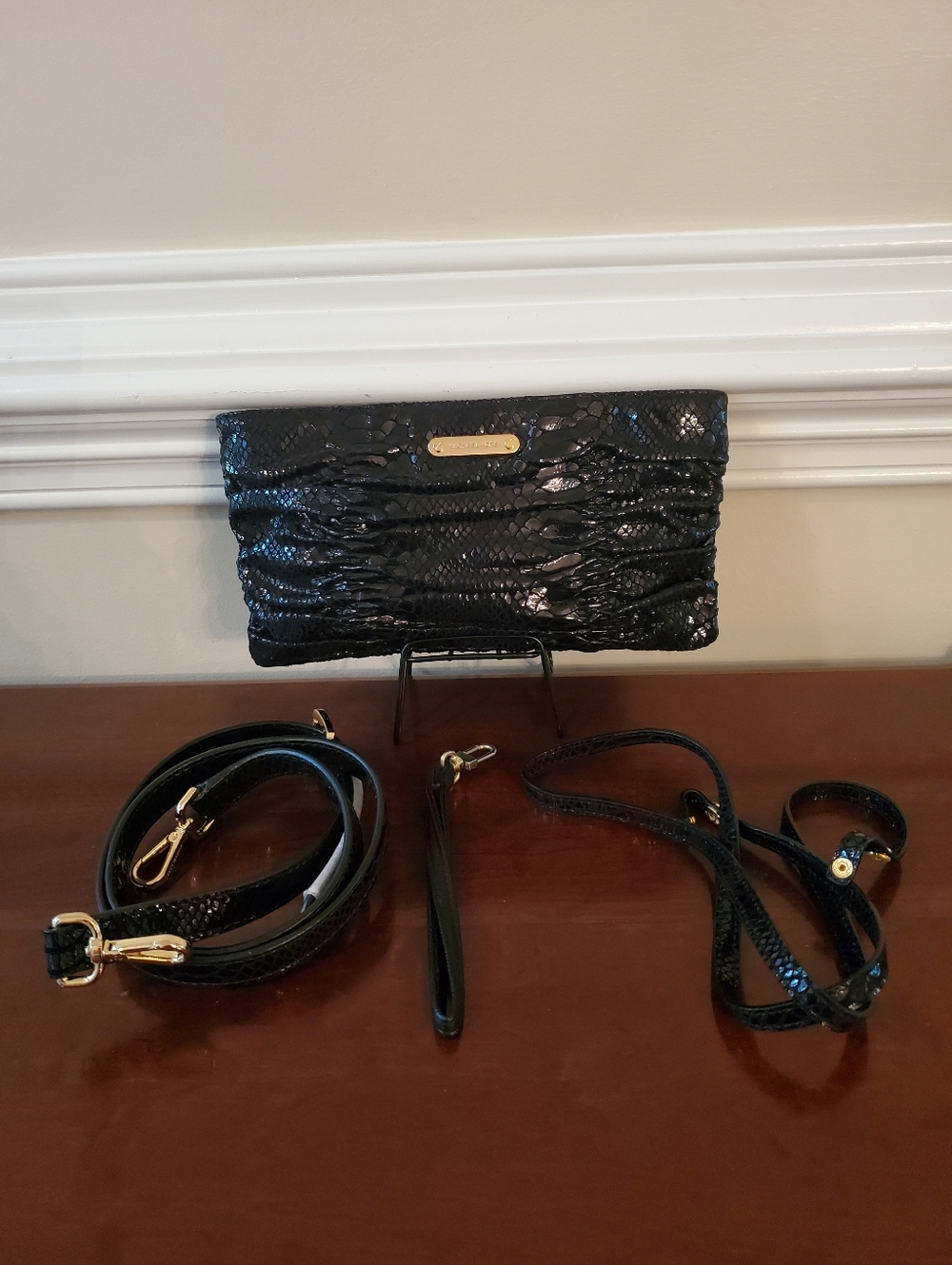 Michael Kors - Faux Snakeskin - 3 Way Convertible Clutch, Shoulder & Crossbody - Picture 11 of 15